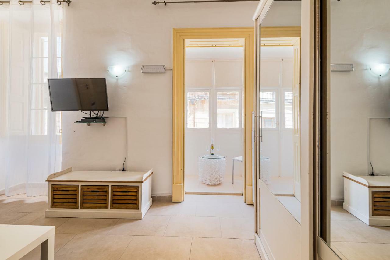 Traditional Maltese Townhouse Hotel Sliema Ngoại thất bức ảnh